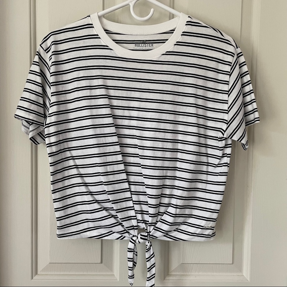 Hollister top